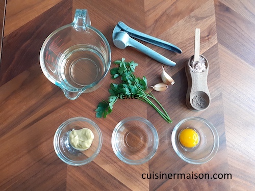 Ingredientes salsa de ajo y perejil