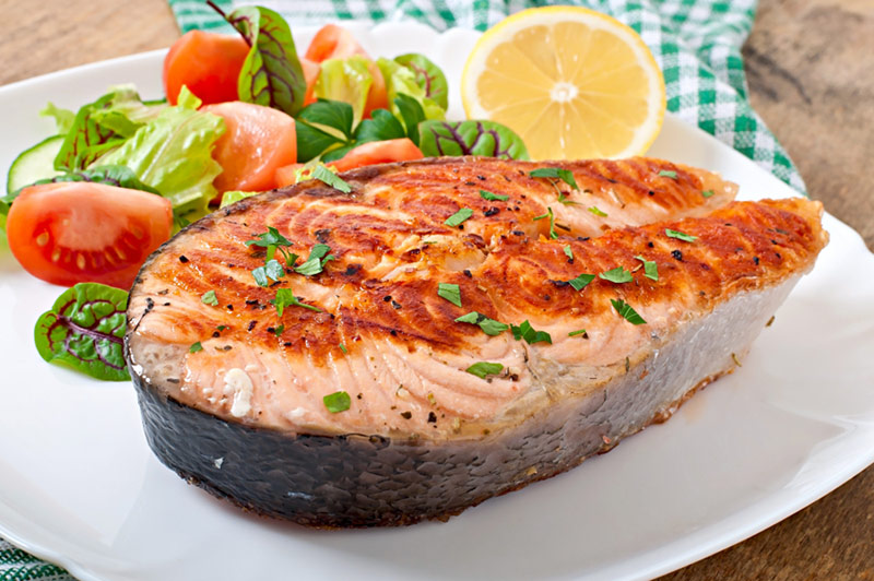 ¿Es bueno comer salmón todos los días?