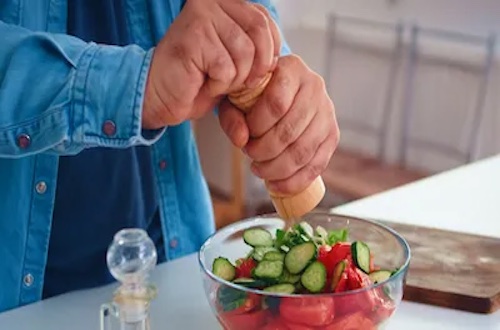 Las 7 mejores maneras de agregar sabor a la comida sin forzar la sal
