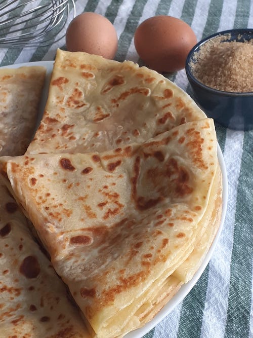 ¡La receta de panqueques esponjosos de azúcar moreno para Mardi Gras!